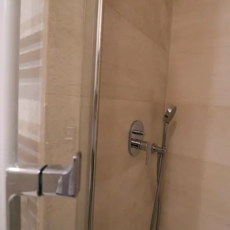 188 - Lantana - Pool, Garden And Patio Apartment *