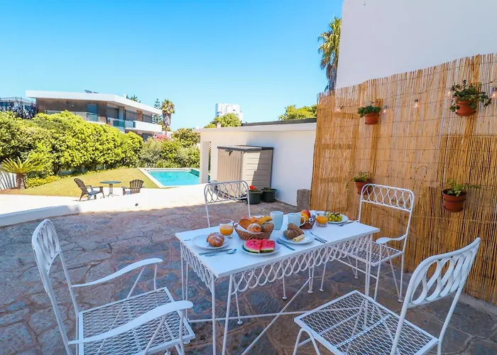 188 - Lantana - Pool, Garden And Patio Apartment Cascais
